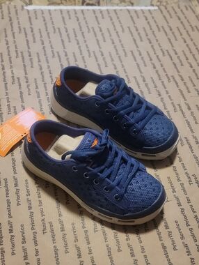 SoftScience Women’s Navy Blue Casual Knit Flats with Orange Accent W6
